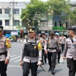 Sita Ratusan Butir Obat dan Sajam, Polresta Banjarmasin Amankan Dua Pria Di Pasar